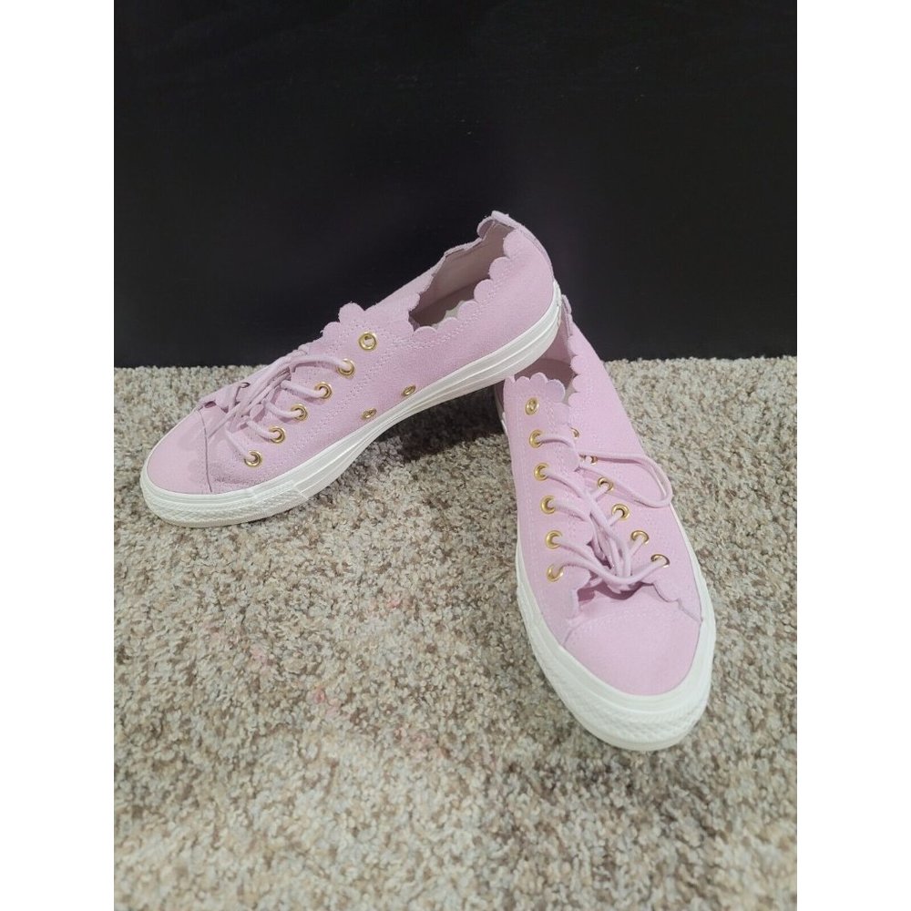 Womens Converse pink scalloped suede tennis shoes Chuck Taylors 8.5